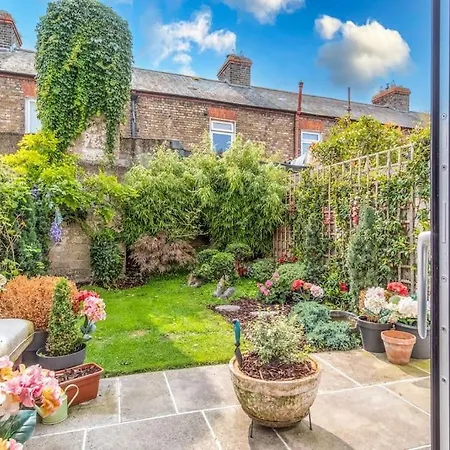 2 Bed House Centre